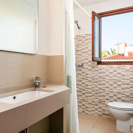 Ullastres Ii * بونتا غروسا